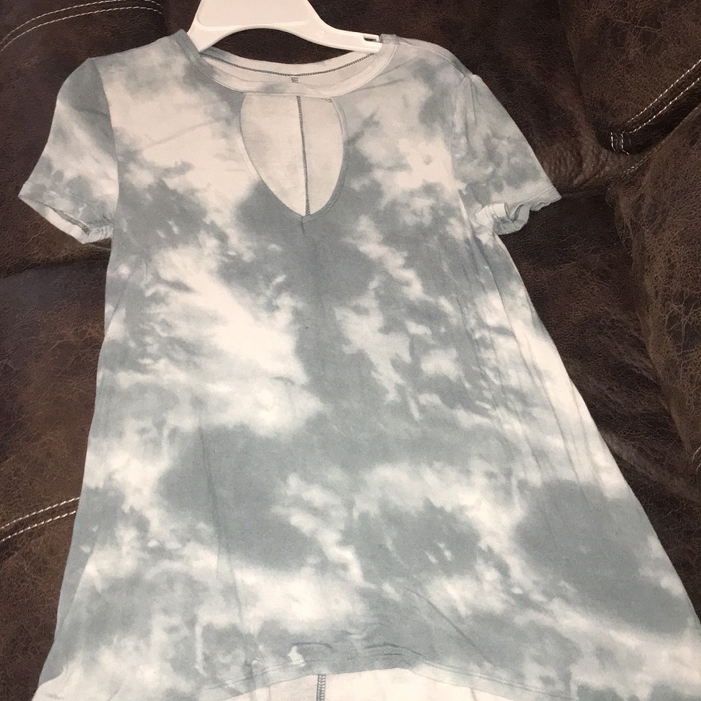 Tee shirt